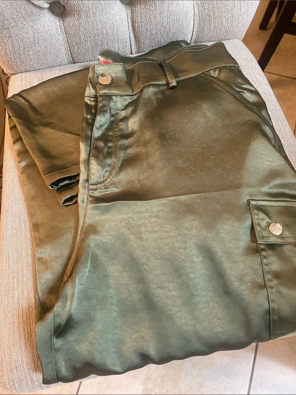 Guess Olive Green NWT Cargo Pants with Utility Pockets / Sz L Satin Like